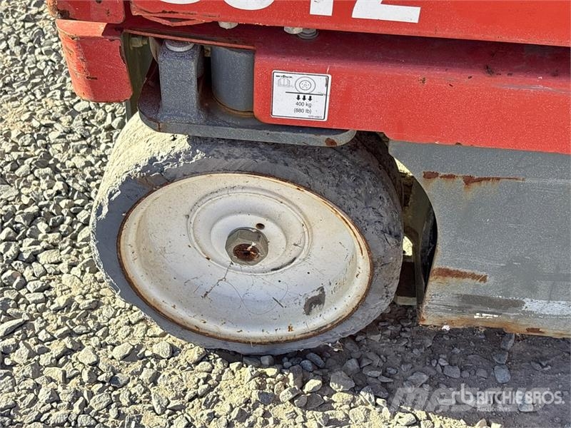 SkyJack SJ12 Jarbolne penjajuće platforme