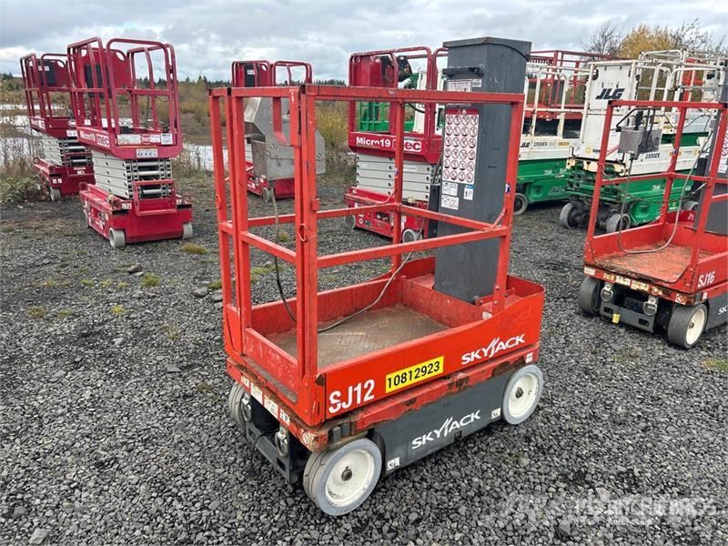 SkyJack SJ12 Plataformas con jaula de elevación