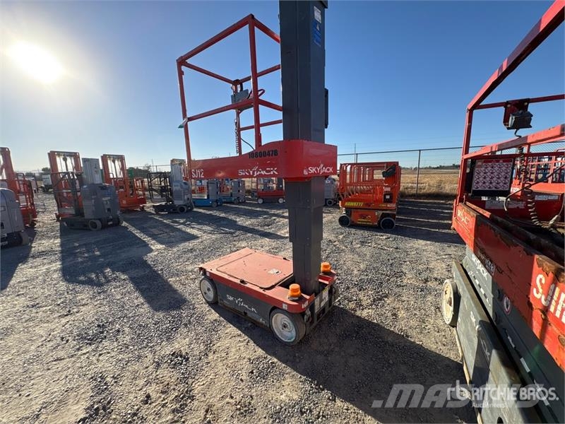 SkyJack SJ12 Jarbolne penjajuće platforme
