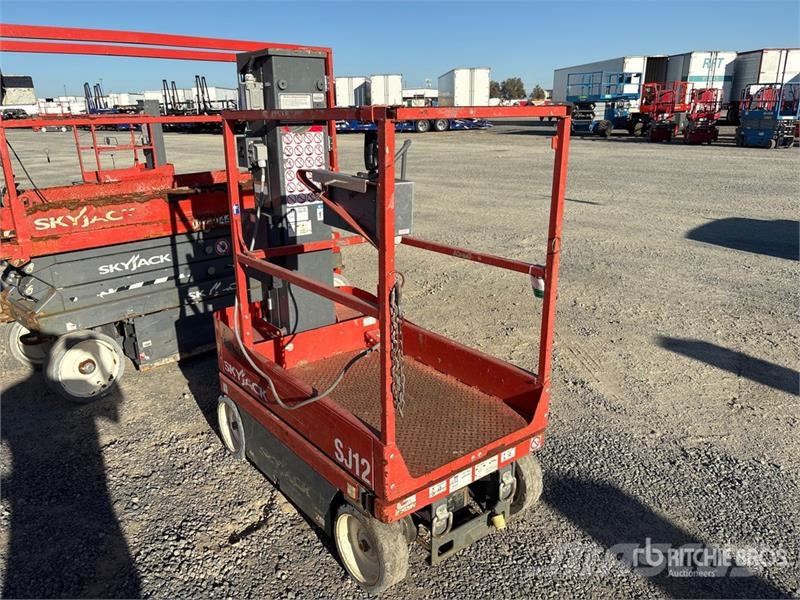SkyJack SJ12 Jarbolne penjajuće platforme