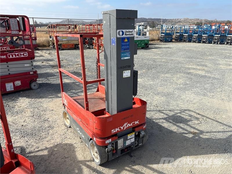 SkyJack SJ12 Plataformas elevatórias verticais