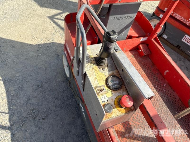 SkyJack SJ12 Plataformas elevatórias verticais