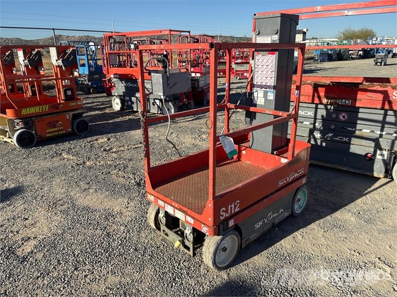 SkyJack SJ12 Jarbolne penjajuće platforme