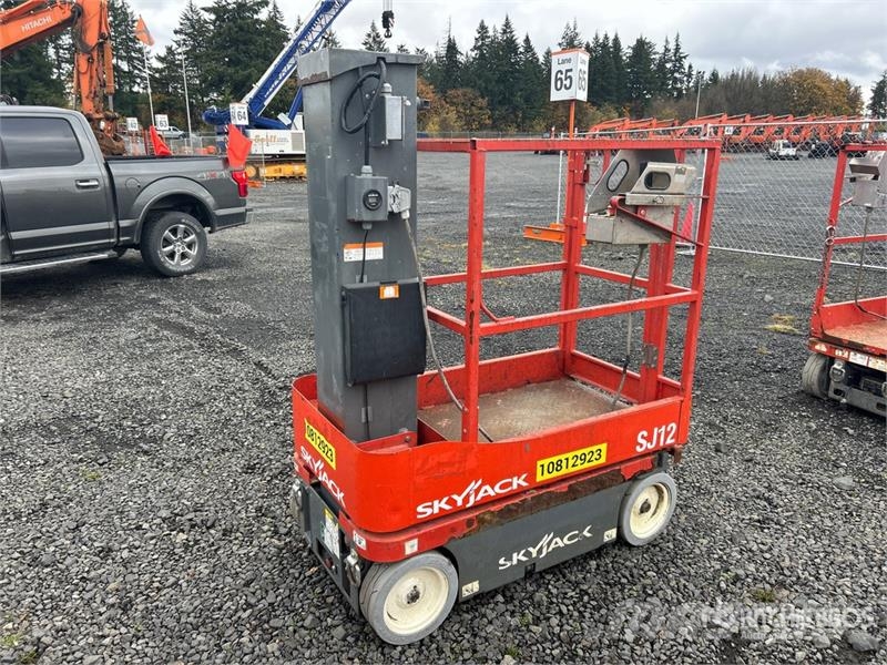 SkyJack SJ12 Plataformas con jaula de elevación