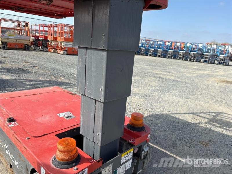 SkyJack SJ12 Plataformas elevatórias verticais