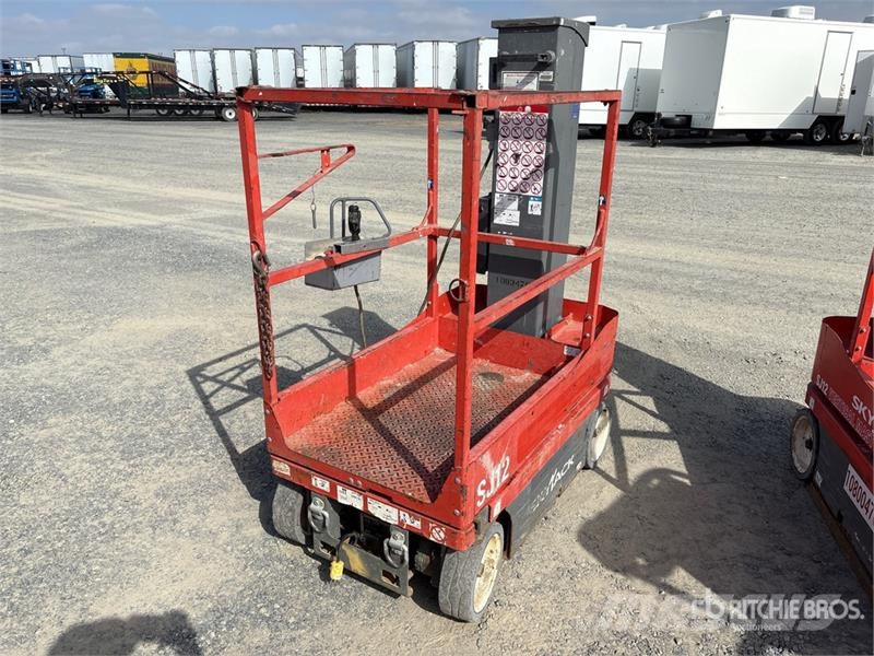 SkyJack SJ12 Plataformas elevatórias verticais