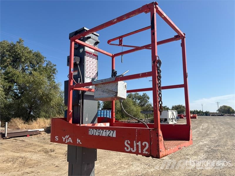 SkyJack SJ12 Vertical Mast Lift Personenaufzüge