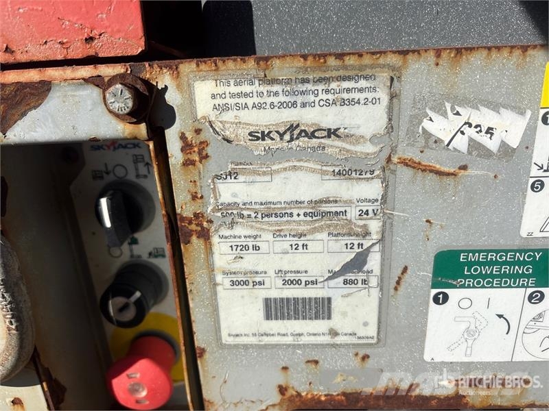 SkyJack SJ12 Vertical Mast Lift (Inoperable) Vertical mast lifts