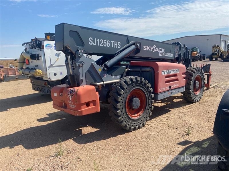 SkyJack SJ1256 TH Telehandler مناولات متداخلة