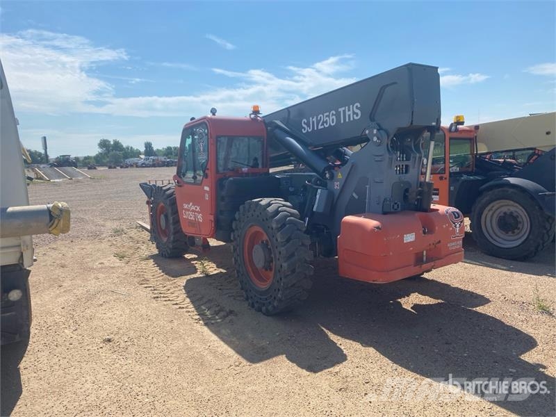 SkyJack SJ1256 TH Telehandler مناولات متداخلة