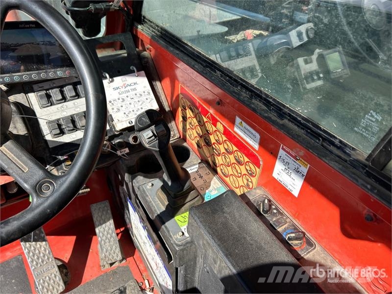 SkyJack SJ1256 THS Telehandler Teleskopik yükleyiciler