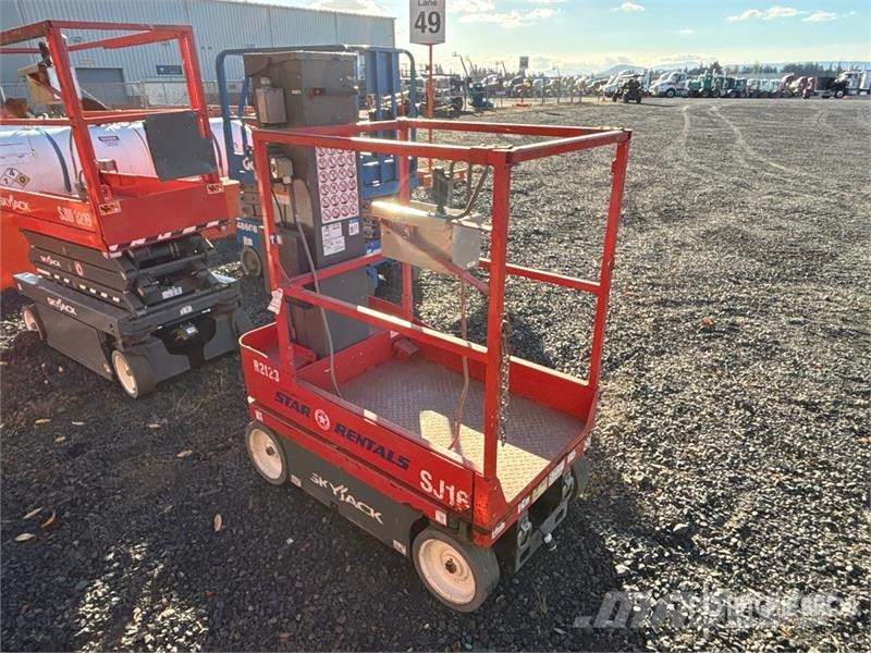 SkyJack SJ16 رافعات السارية الرأسية