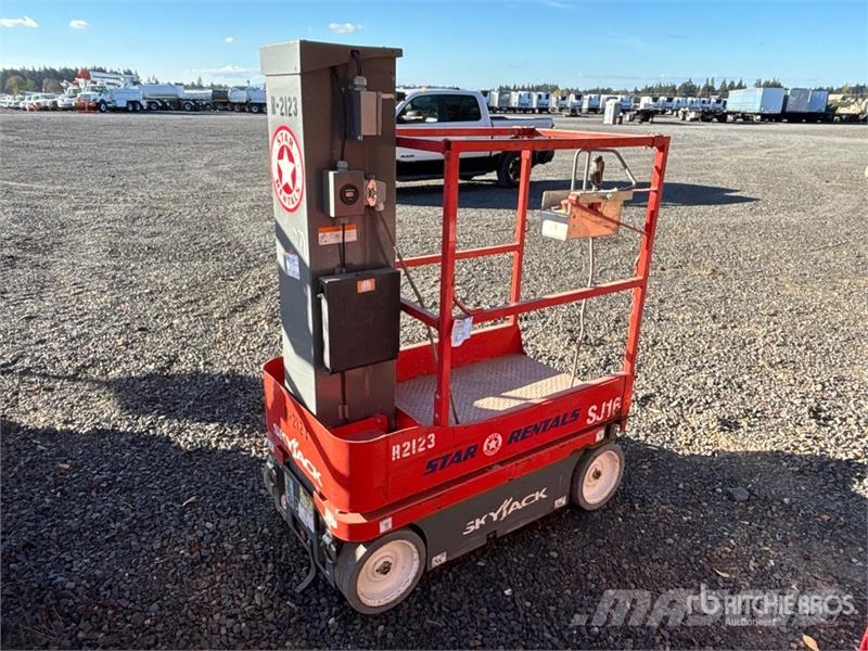SkyJack SJ16 رافعات السارية الرأسية