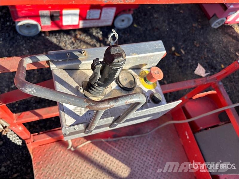 SkyJack SJ16 رافعات السارية الرأسية