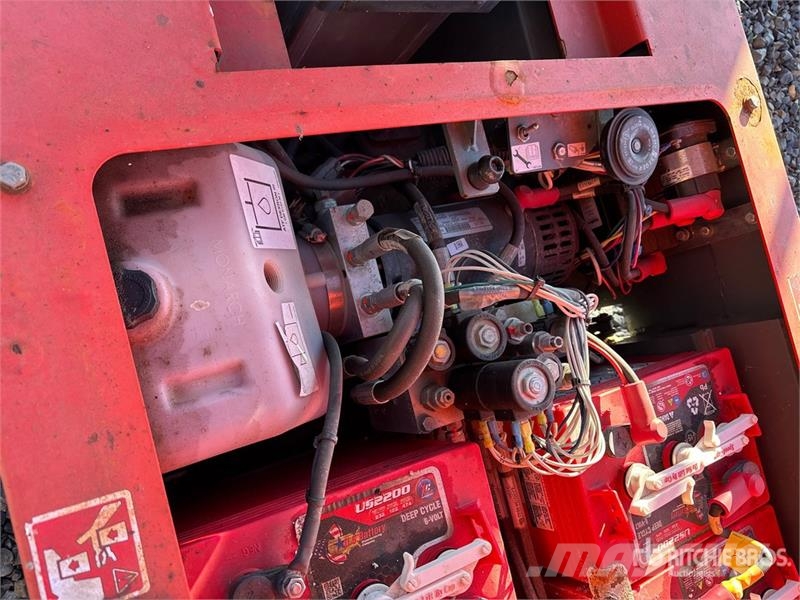 SkyJack SJ16 رافعات السارية الرأسية