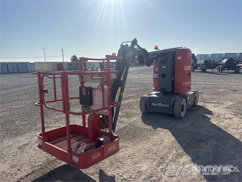 SkyJack SJ30ARJE 2WD Electric Articulating Boom Lift Zglobne dvižne ploščadi