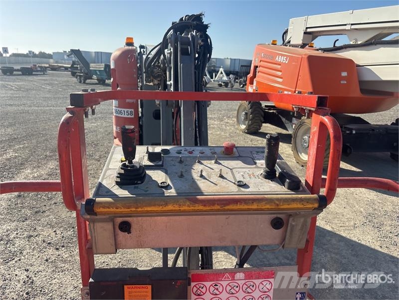 SkyJack SJ30ARJE 2WD Electric Articulating Boom Lift Zglobne dvižne ploščadi