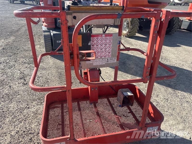 SkyJack SJ30ARJE 2WD Electric Articulating Boom Lift Zglobne dvižne ploščadi