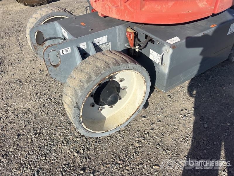 SkyJack SJ30ARJE 2WD Electric Articulating Boom Lift Zglobne dvižne ploščadi