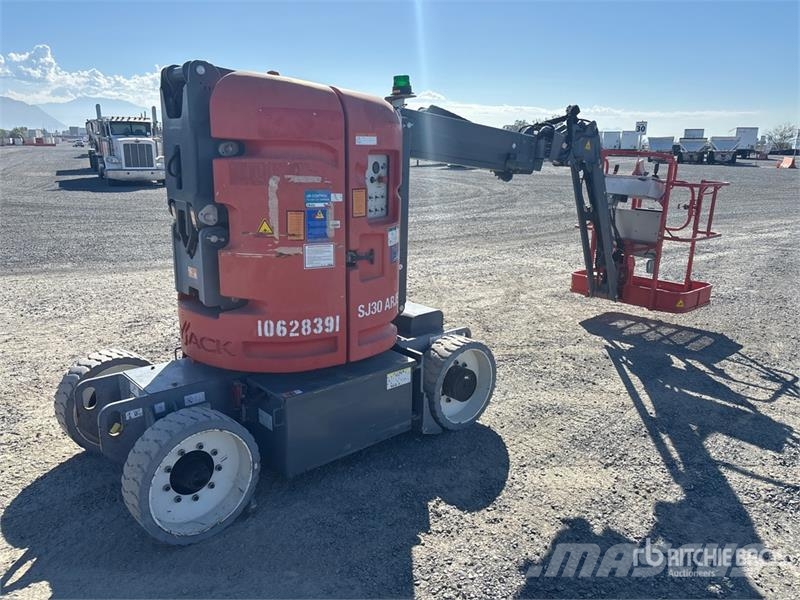 SkyJack SJ30ARJE Electric Articulating Boom Lift 관절형 전동이동 리프트
