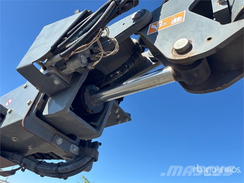 SkyJack SJ30ARJE Electric Articulating Boom Lift 관절형 전동이동 리프트