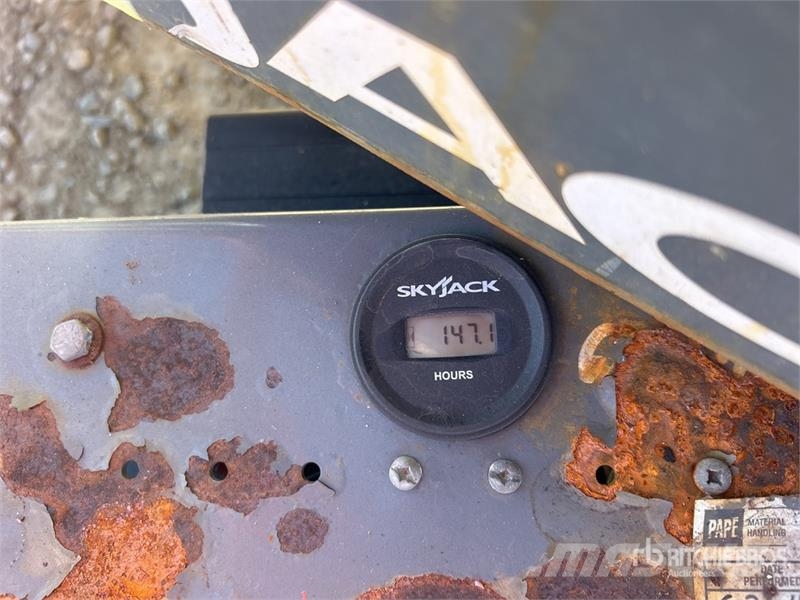 SkyJack SJ3220 Ollós emelők