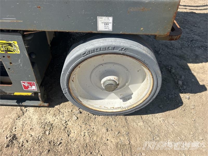 SkyJack SJ3220 Elevadores de tesoura