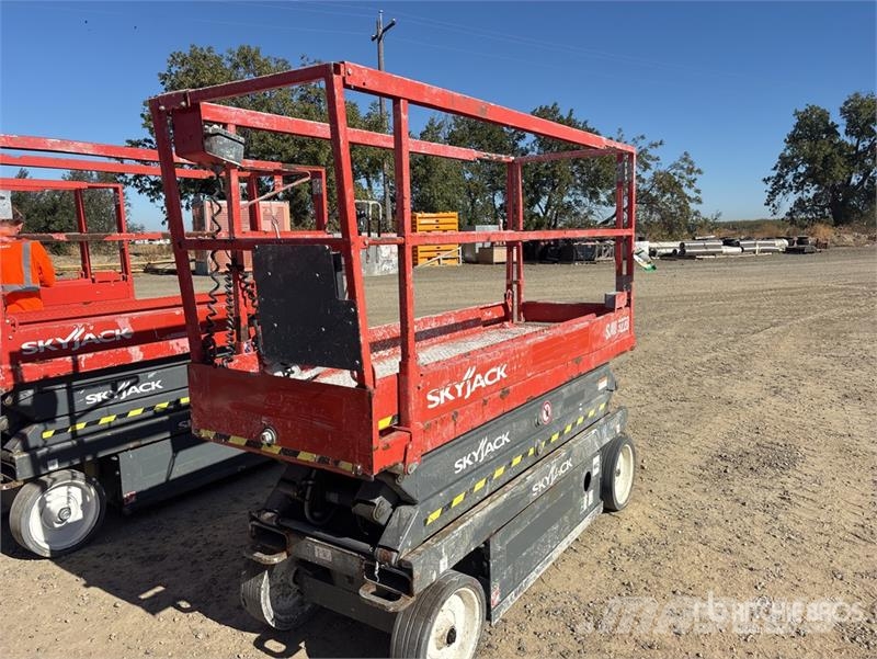 SkyJack SJ3220 Ollós emelők