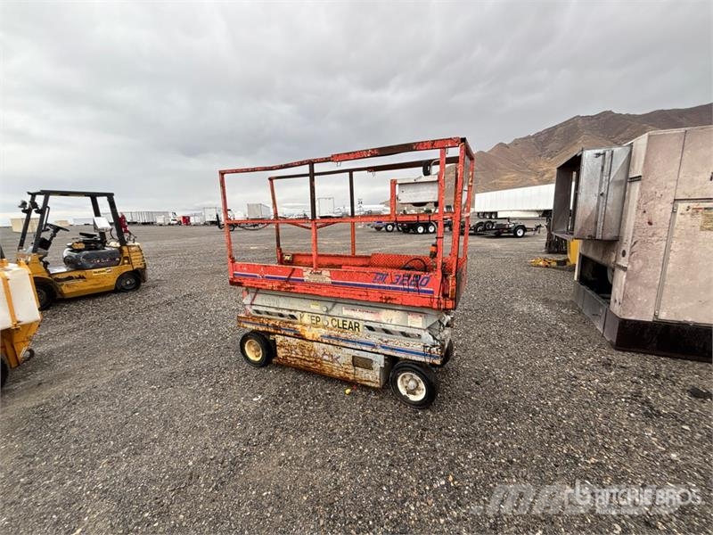 SkyJack SJ3220 Scissor lifts