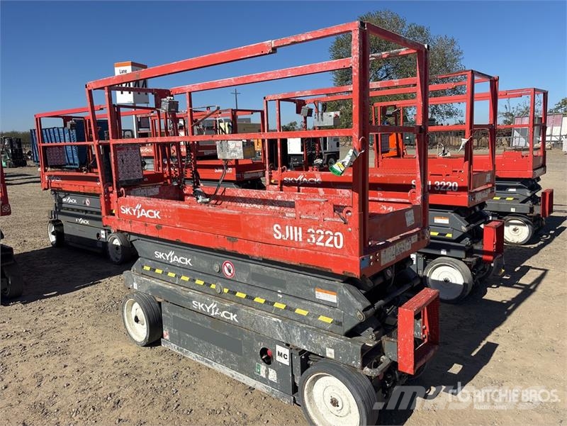 SkyJack SJ3220 Ollós emelők