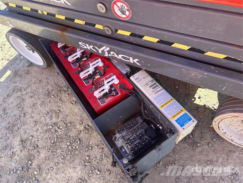 SkyJack SJ3220 Ollós emelők