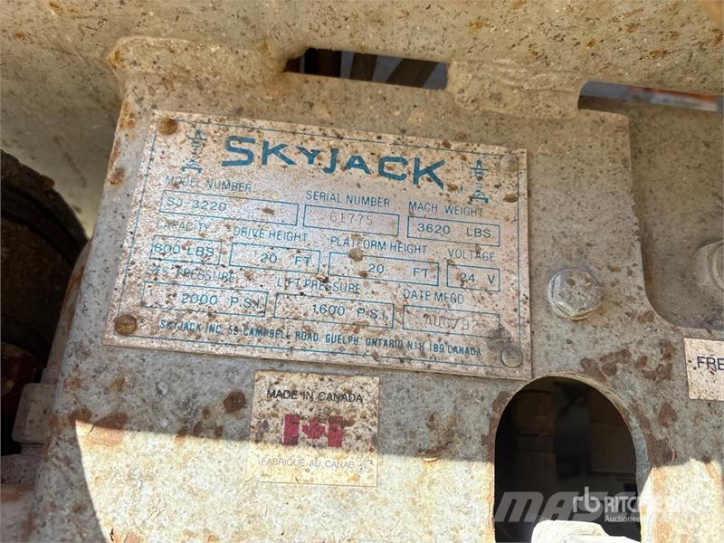 SkyJack SJ3220 Käärtõstukid