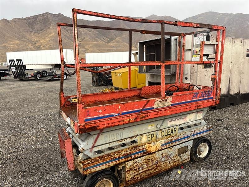 SkyJack SJ3220 Scissor lifts