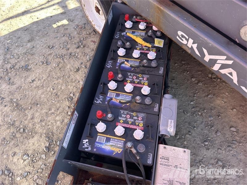 SkyJack SJ3220 Ollós emelők
