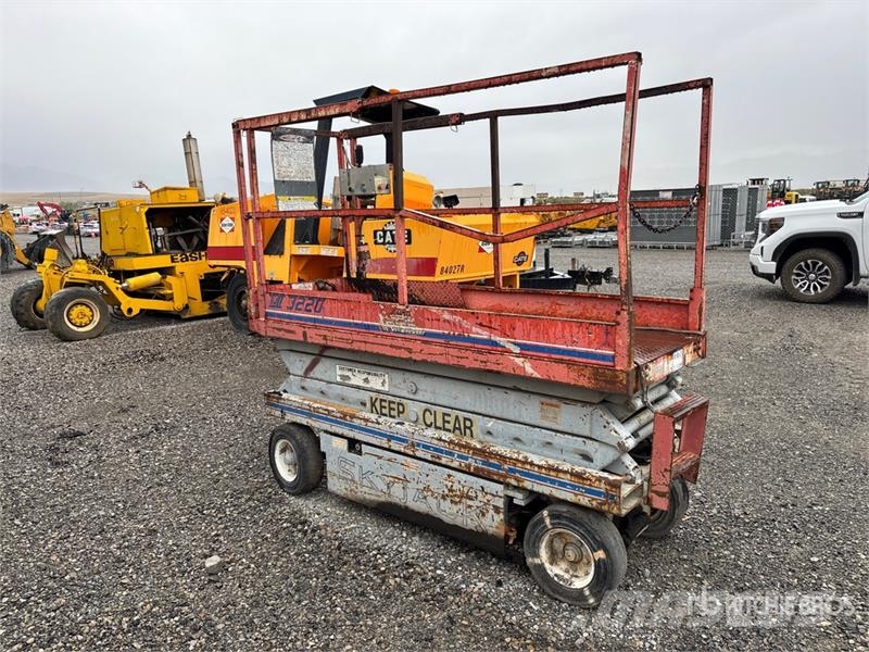 SkyJack SJ3220 Scissor lifts