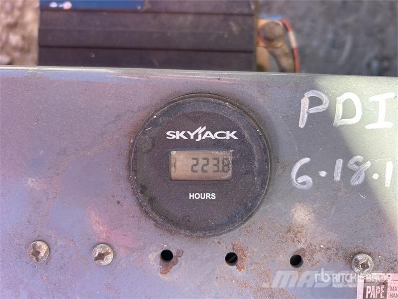 SkyJack SJ3220 Ollós emelők