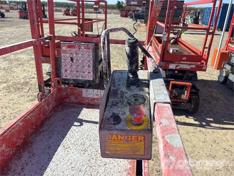 SkyJack SJ3220 Ollós emelők