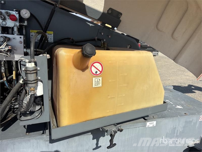 SkyJack SJ45T 2WD Diesel Telescopic Boom Lift رافعات سلة تلسكوبية