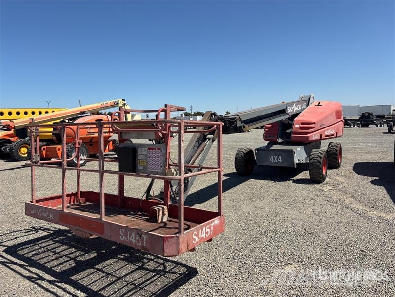 SkyJack SJ45T 4WD Diesel Telescopic Boom Lift Telescoophoogwerkers