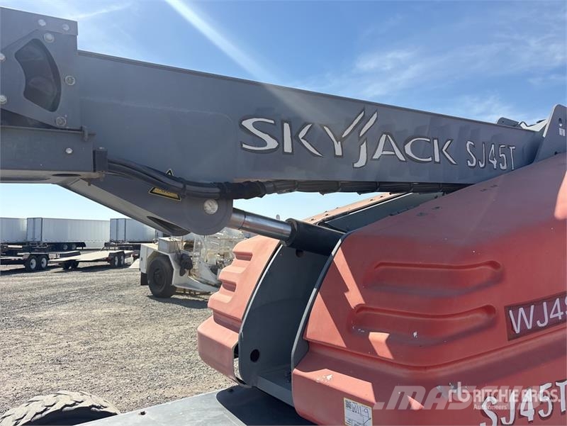SkyJack SJ45T 4WD Diesel Telescopic Boom Lift Nacele cu brat telescopic