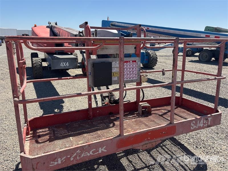 SkyJack SJ45T 4WD Diesel Telescopic Boom Lift Telescoophoogwerkers