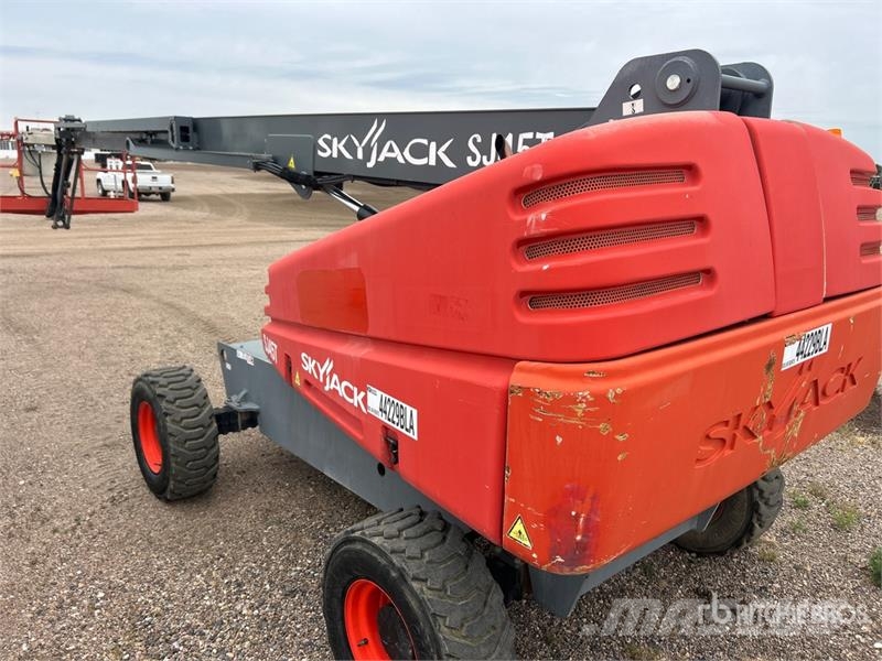 SkyJack SJ45T 4WD Diesel Telescopic Boom Lift Nacelles télescopiques