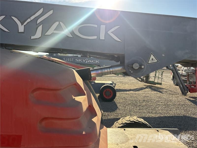 SkyJack SJ45T 4WD Diesel Telescopic Boom Lift Plataformas de trabajo telescópica