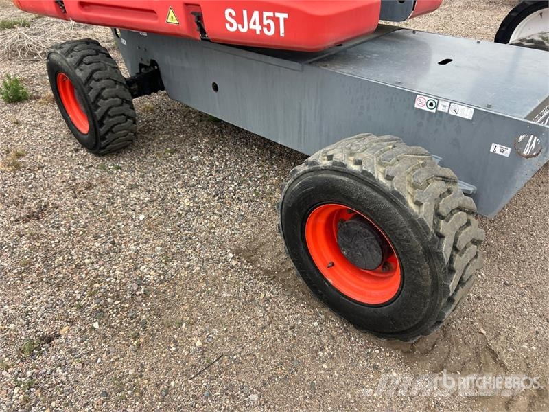 SkyJack SJ45T 4WD Diesel Telescopic Boom Lift Nacelles télescopiques