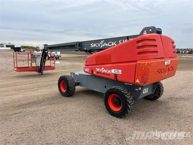SkyJack SJ45T 4WD Diesel Telescopic Boom Lift Nacelles télescopiques