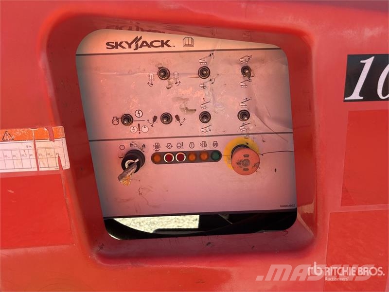 SkyJack SJ45T 4WD Diesel Telescopic Boom Lift Telescoophoogwerkers