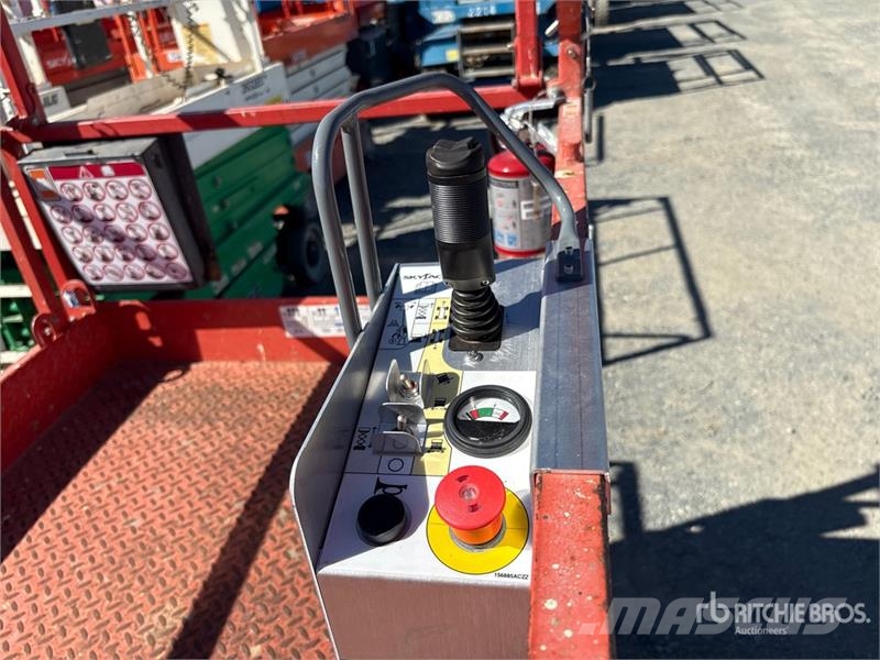 SkyJack SJ4626 Electric Scissor Lift رافعات مقصية الشكل