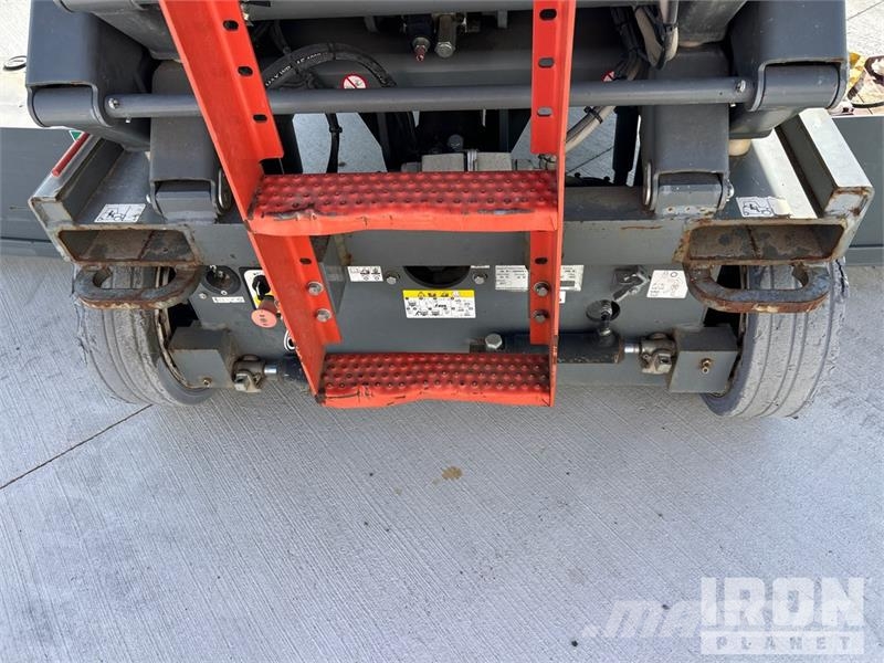SkyJack SJ4632 Electric Scissor Lift シザースリフト