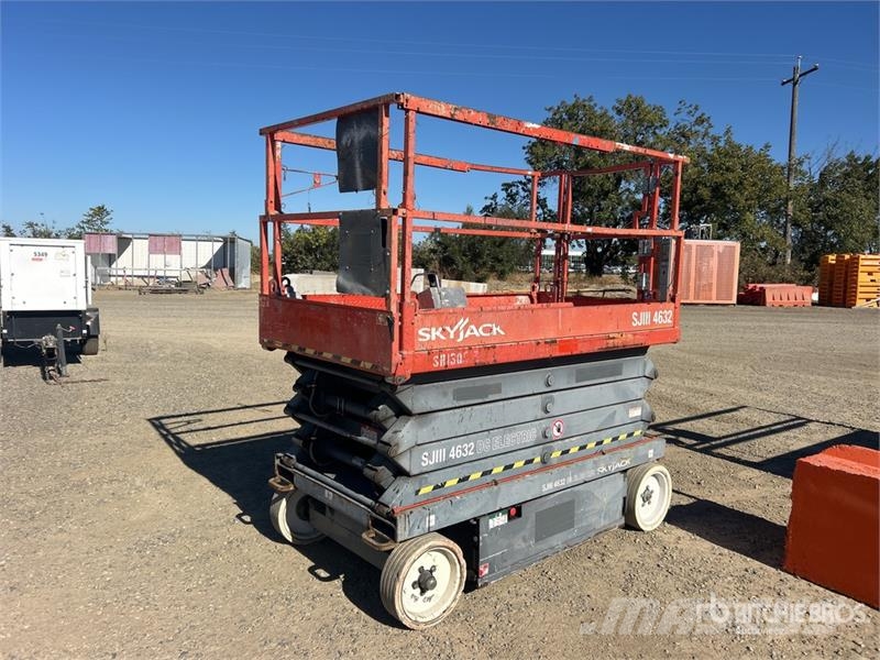 SkyJack SJ4632 Electric Scissor Lift Ollós emelők