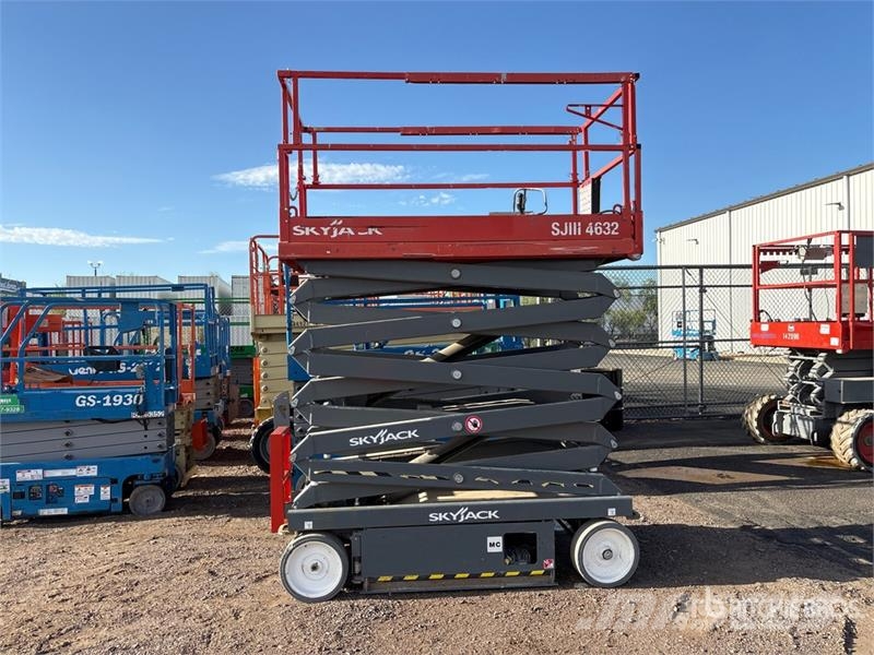 SkyJack SJ4632 Electric Scissor Lift 가위형 리프트